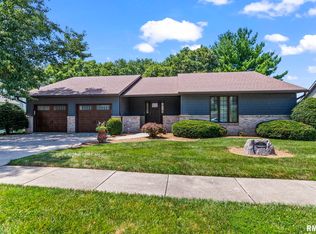 33 Taft Dr, Rochester, IL 62563