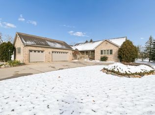 23220 Huron River Dr, Rockwood, MI 48173