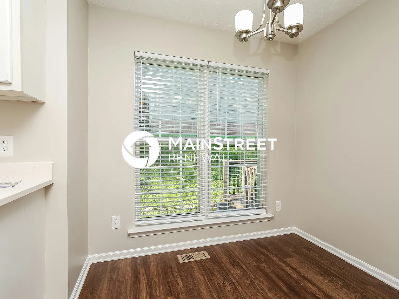 142 Cartwright Pkwy — Photo 4