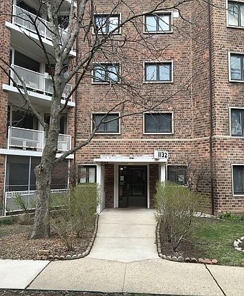 2nd image of 1132 W Lunt Ave APT 1D