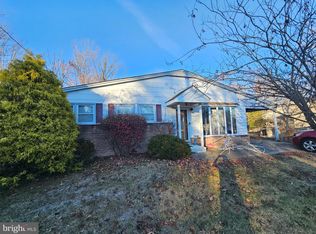 811 Aston Martin Dr, Lindenwold, NJ 08021