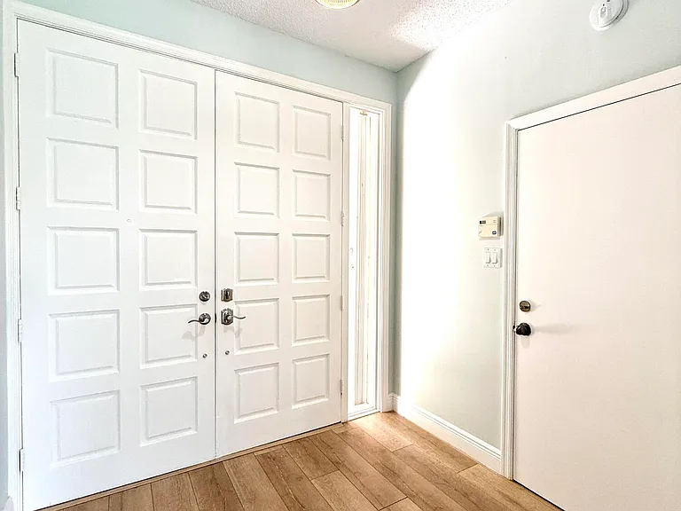 225 N Lakeshore Dr — Photo 13