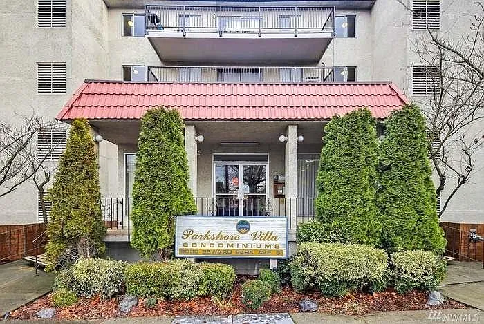 9030 Seward Park Ave S #411 — Photo 1