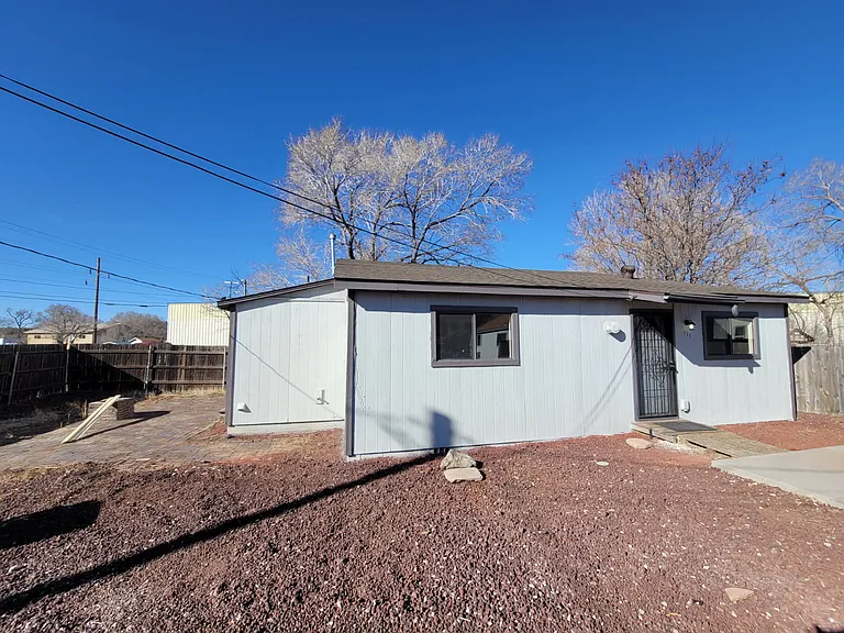 411 E Edison Ave — Photo 1