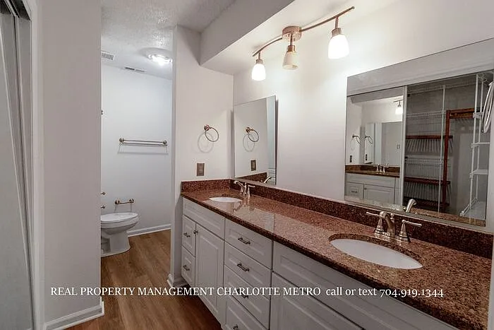 9451 Kings Falls Dr — Photo 34