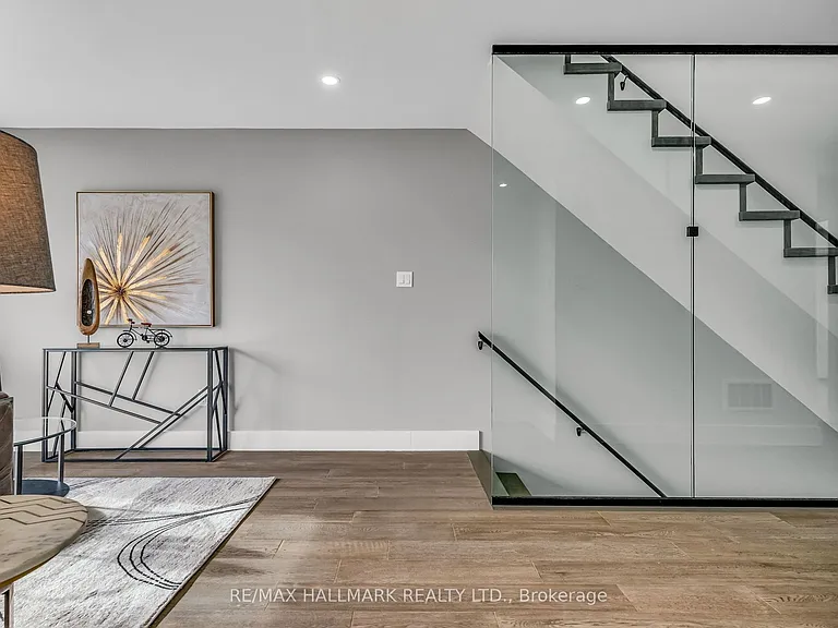 53 Buttonwood Ave — Photo 18