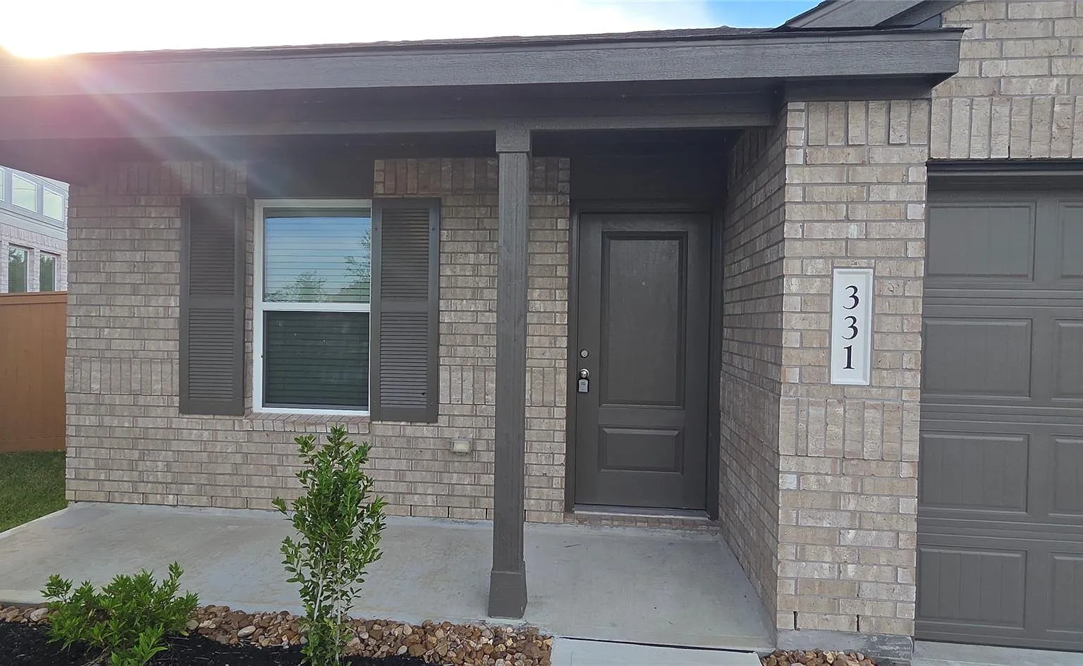 4 bed, 2.0 bath, 1924 sqft, $2,300 — Photo 3