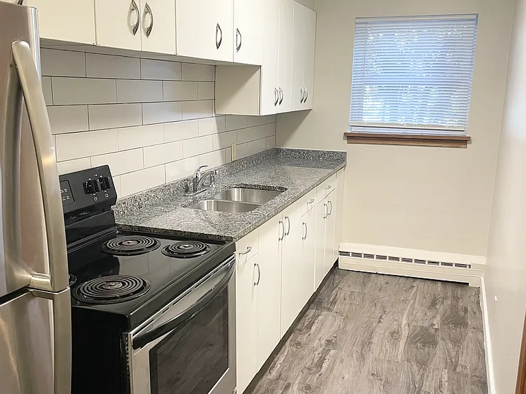 Randolph Apartments — Photo 8