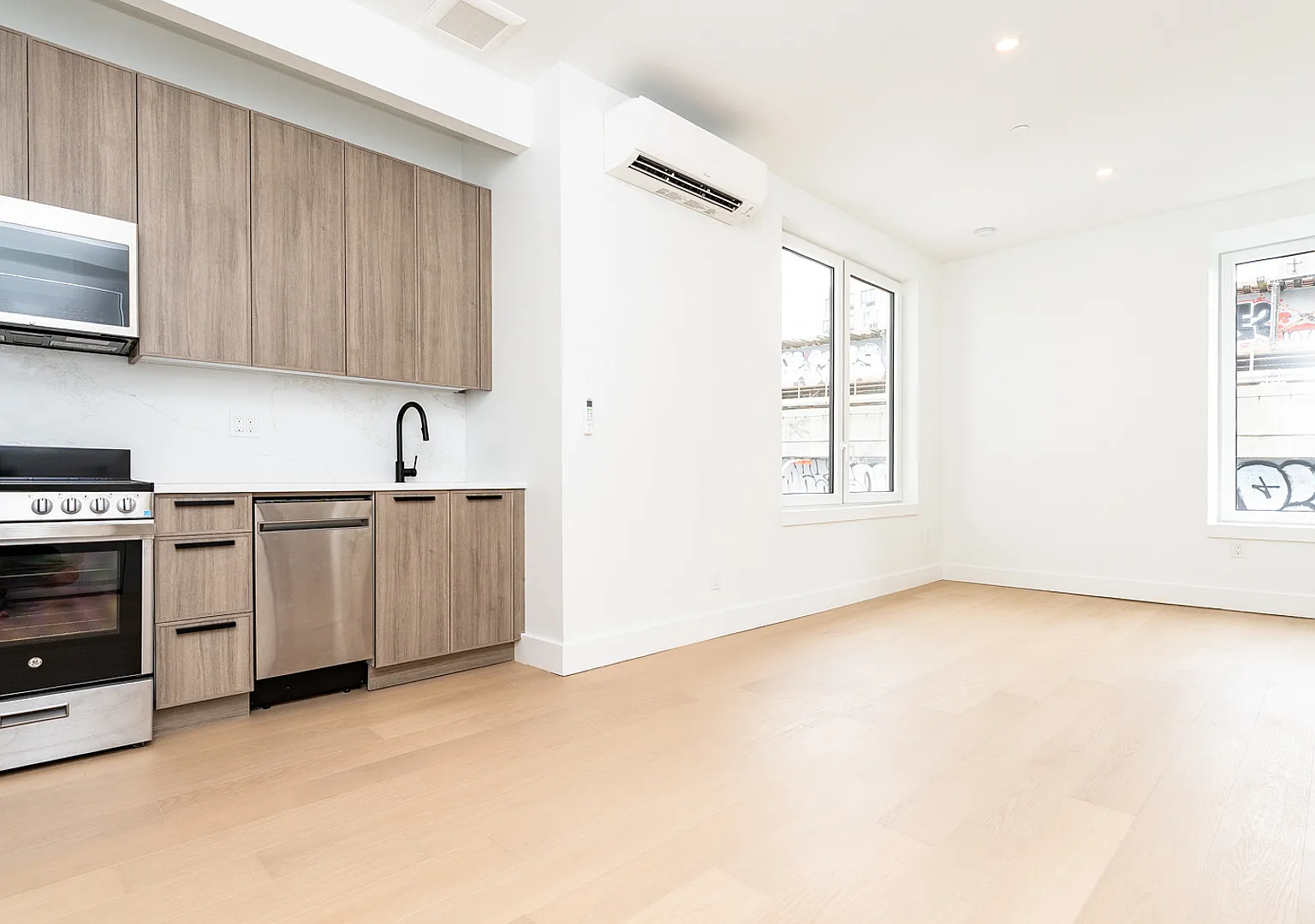 107 South 6th Street — Photo 2