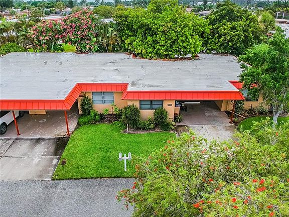 2nd image of 3890 Catalina Dr