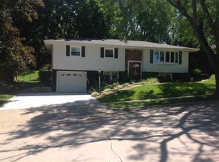 3456 Glencove Ln, Dubuque, IA 52002