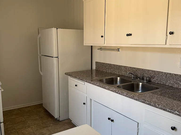 SEP-BUR APARTMENTS — Photo 26