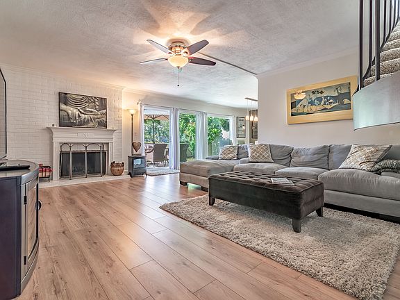 3rd image of 32116 Beachlake Ln