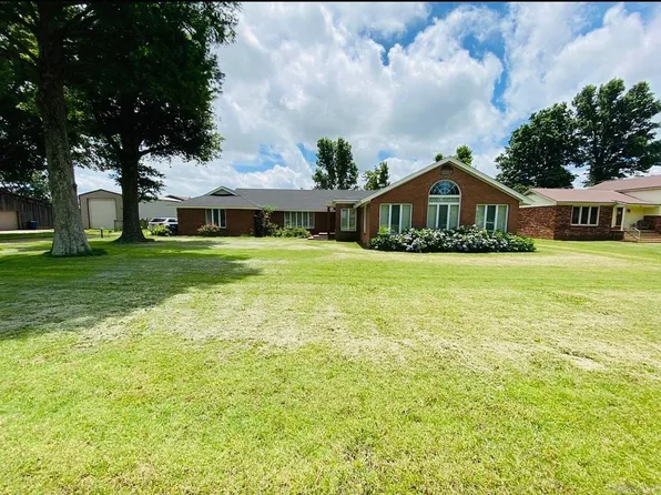 205 W Riverside Dr, Marked Tree, AR 72365