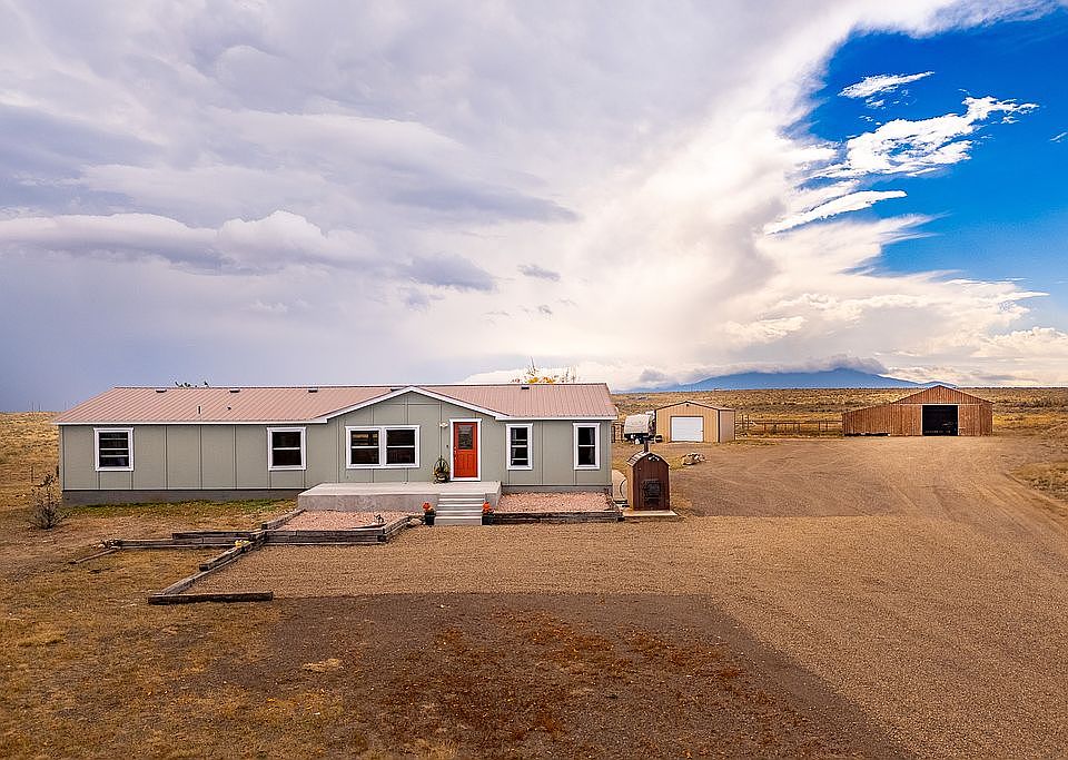 Front of House w/ buildings 