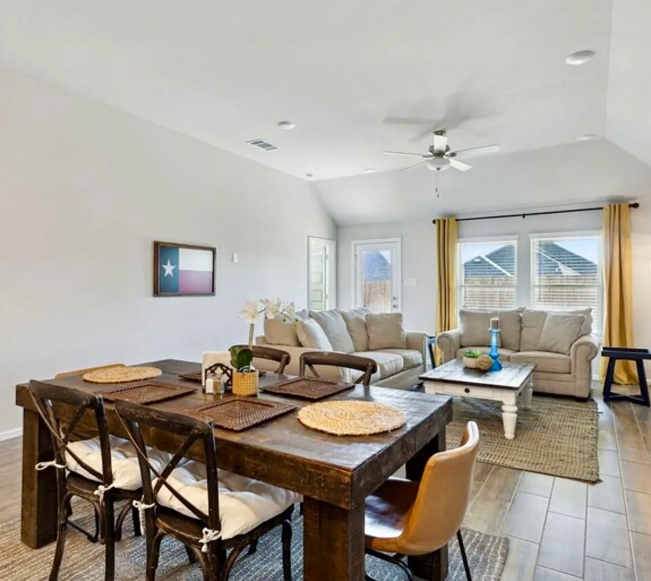 4 bed, 1768 sqft, $4,995 — Photo 2