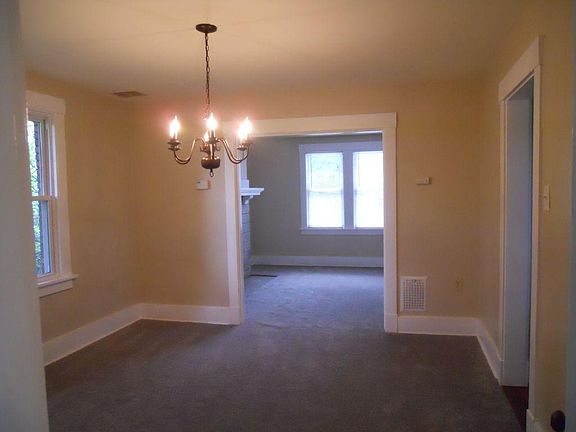 5th image of 216 Jamaica Ave #2