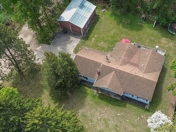 4th image of 45523 Eleanor Dr