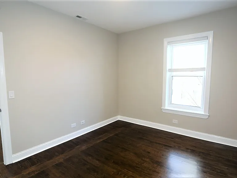 1634 W Roscoe St #1W — Photo 10