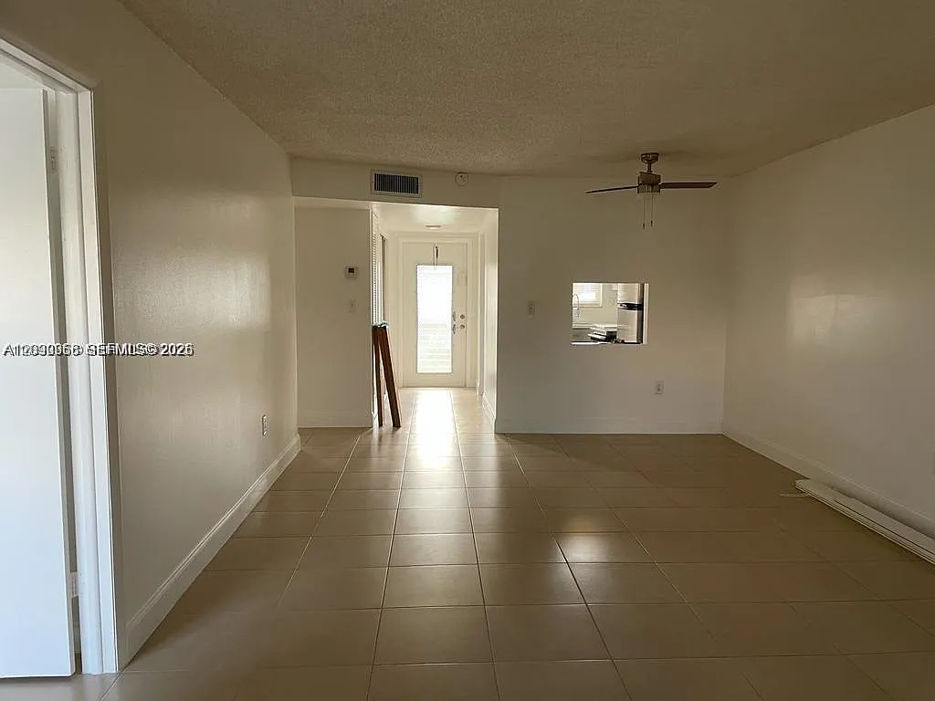 Sunrise Lakes 41 Condo — Photo 3