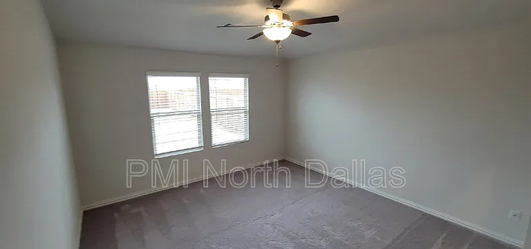 2633 Oneida Ln — Photo 32