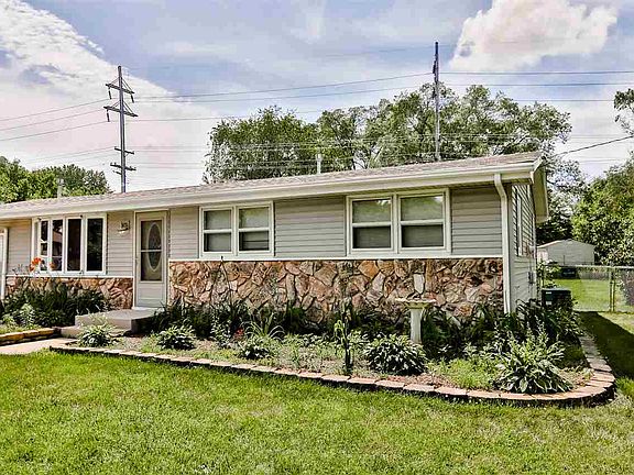 2nd image of 1308 Hope Ct