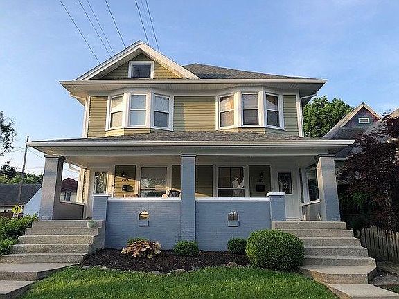 3rd image of 1325 E Vermont St