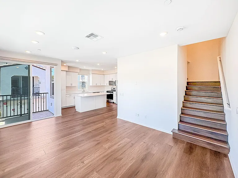 2376 Veil Gln — Photo 3