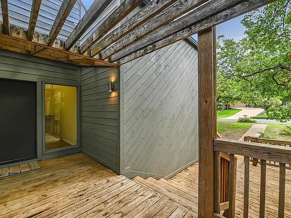 2nd image of 8804 Mountain Path Cir
