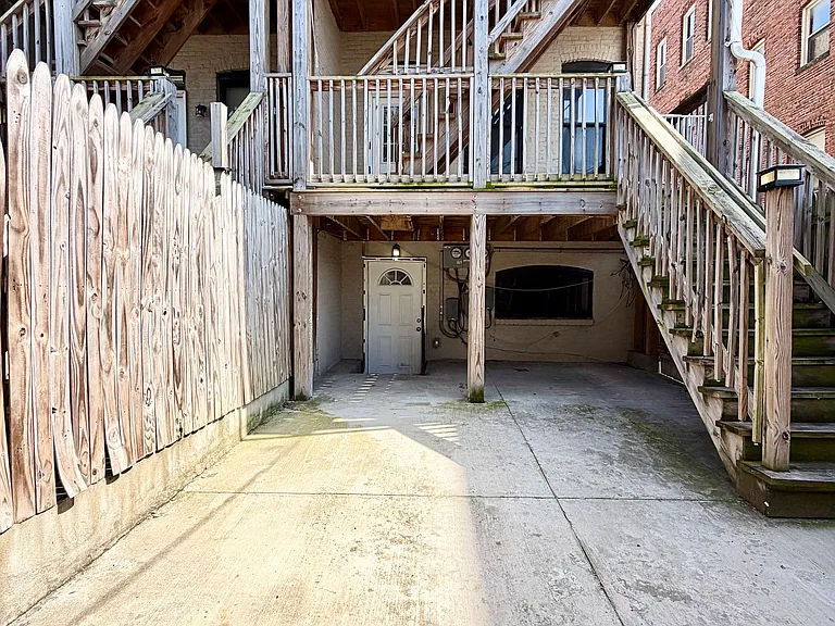 916 Whitelock St #100 — Photo 22
