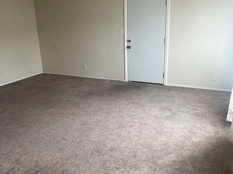 1246 Ashby Ave — Photo 3