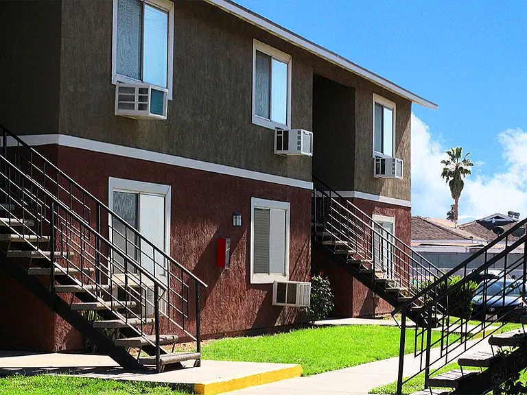 Villa De La Rosa Apartments — Photo 16
