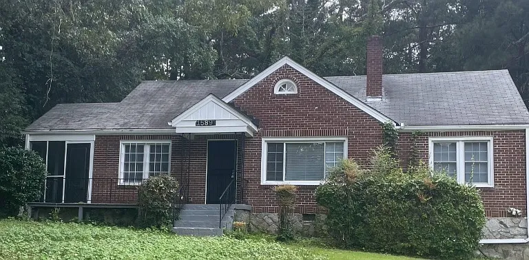 1589 Pinehurst Dr SW — Photo 1