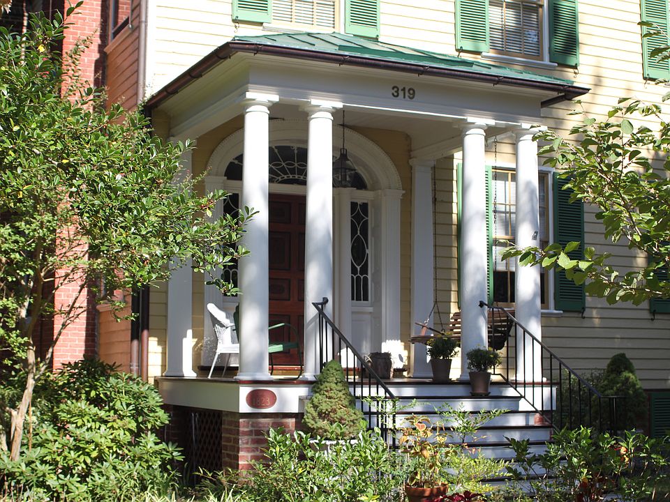 front porch to 319