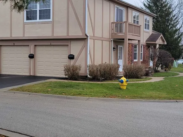 1 Wildwood Ct #1, Vernon Hills, IL 60061