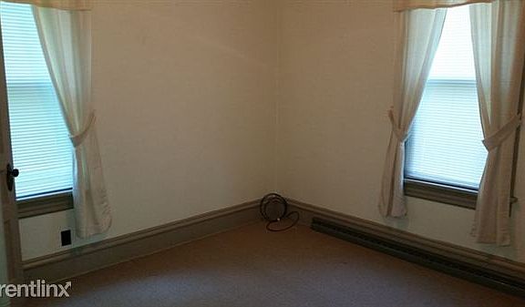 118 Elmwood Bedroom 2