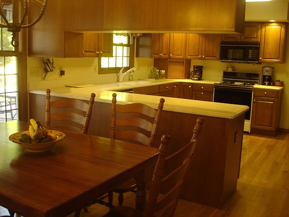    Kitchen & Dinette