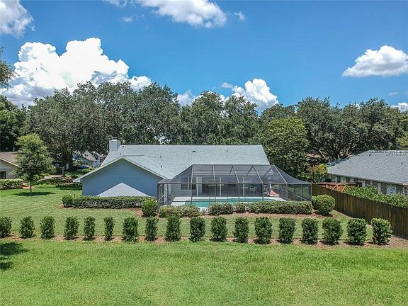 2nd image of 1612 Palace Ct