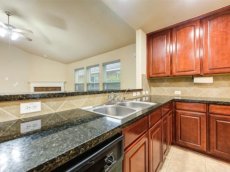 16702 Grovetrail Ln — Photo 21