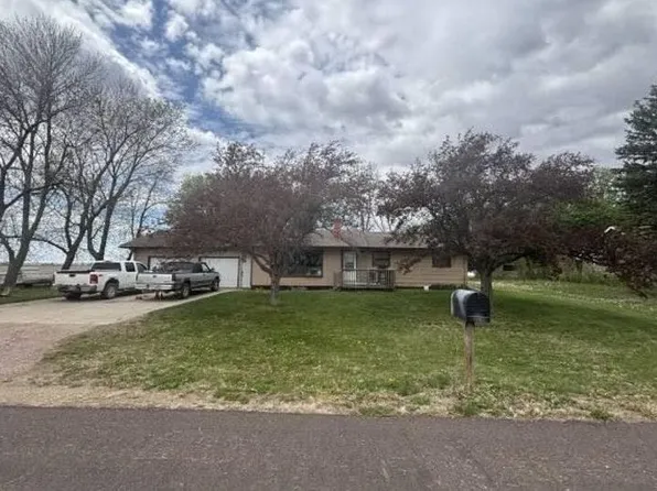 551 1st St, Chancellor, SD 57015