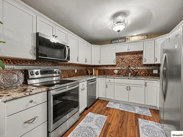 9424 Fowler Ave, Omaha, NE 68134