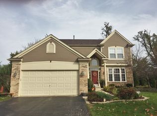 25 Ashton Ct, South Elgin, IL 60177