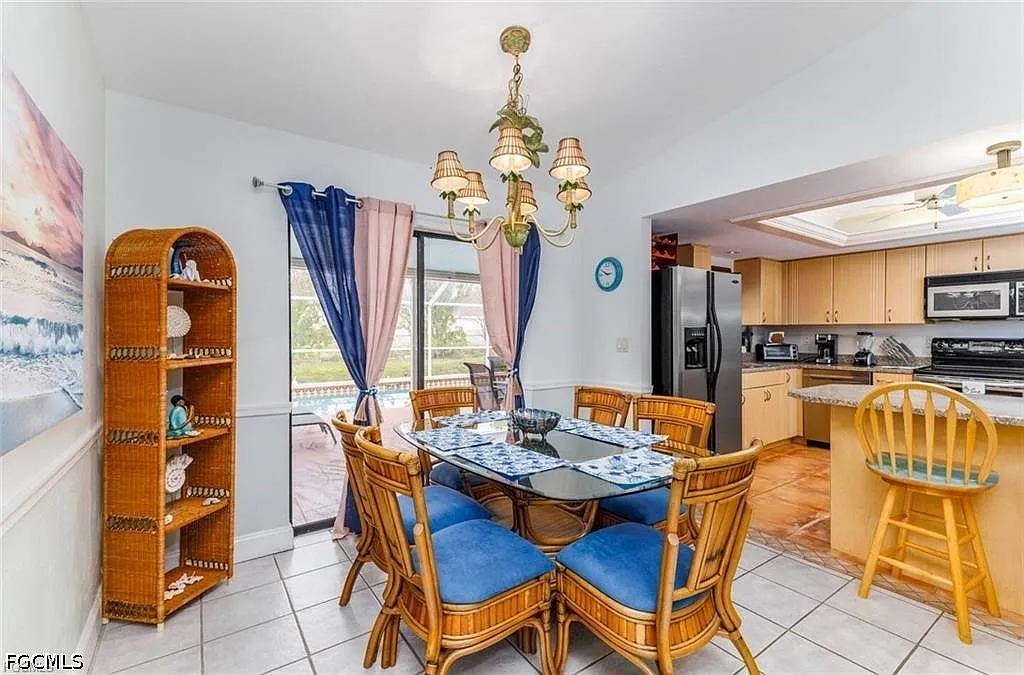 3 bed, 2.0 bath, 1105 sqft, $2,100 — Photo 3