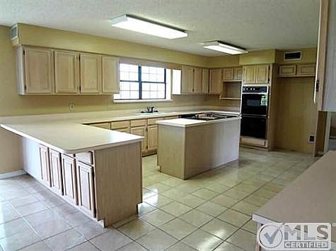 2nd image of 132 Creekview Cir