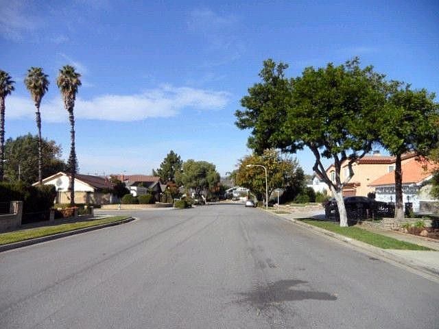 2nd image of 420 Devonshire Dr