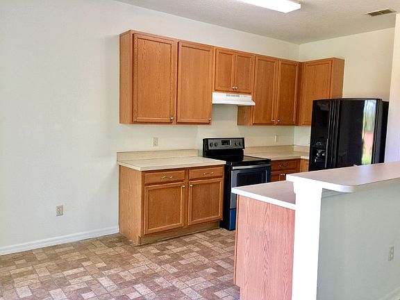 5th image of 1424 Blackwater Pond Dr