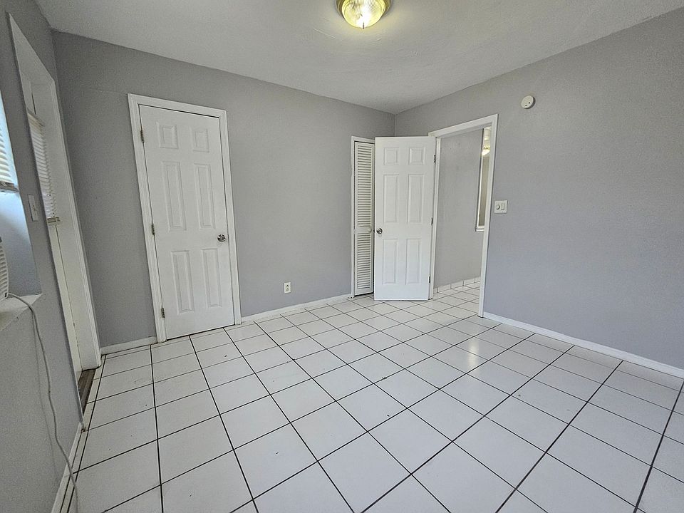 1st image of 631 NE 8th Ave #11017804