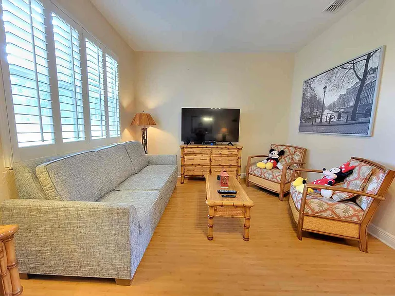 3235 Calabria Ave — Photo 9