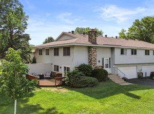 1679 Hickory Hill Dr, Saint Paul, MN 55122