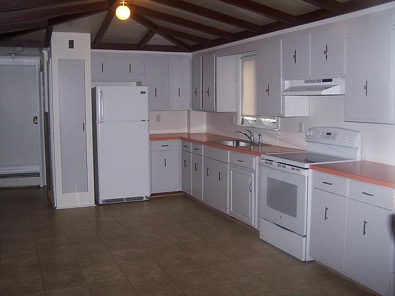 5th image of 103 Washington St #1